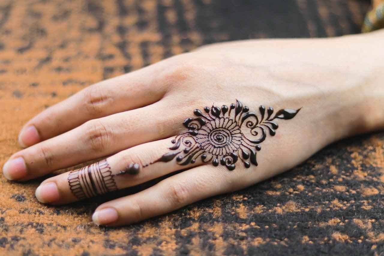 easy mehndi design for raksha bandhan